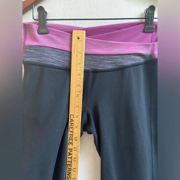 Lululemon Athletica straight leg cropped workout yoga pants SZ 4 - Picture 10 of 11
